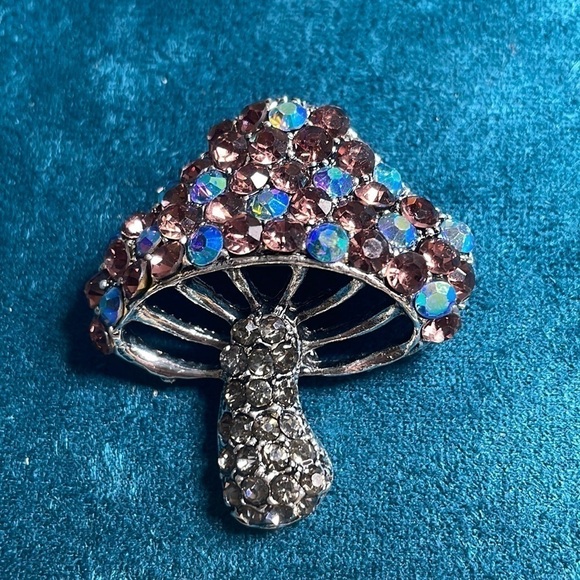 Jewelry - Mushroom Brooch